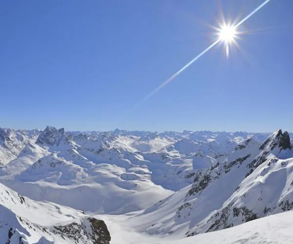 Marmotta Culm - Luxus Ski-in Ski-out דירה