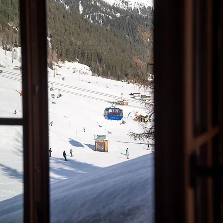 Marmotta Culm - Luxus Ski-in Ski-out アパート *
